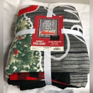 Red Truck with Christmas Tree No Sew Throw Kit 'All Roads Lead Home'